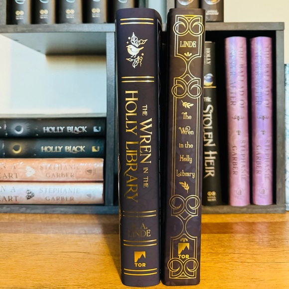 Fairyloot Exclusive Signed Edition The Wren In The Holly Library by K. A. Linde - Picture 7 of 13